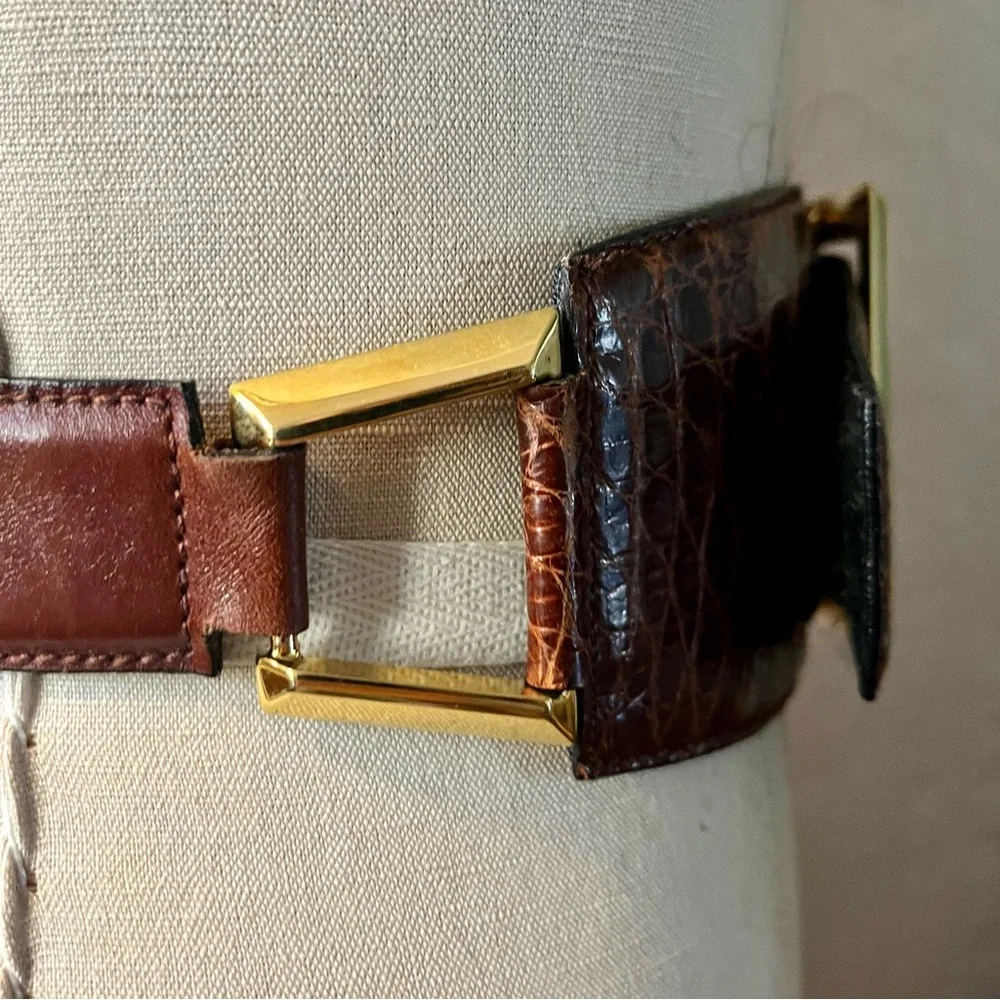 Salvatore Ferragamo Brown Croc-Embossed Leather Belt with Gold Buckle - Picture 4 of 7